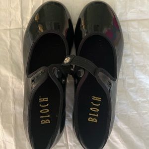 Bloch size 1 black tap shoes